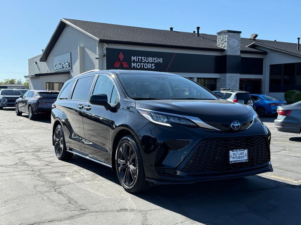 2024 Toyota Sienna XSE 7-Passenger