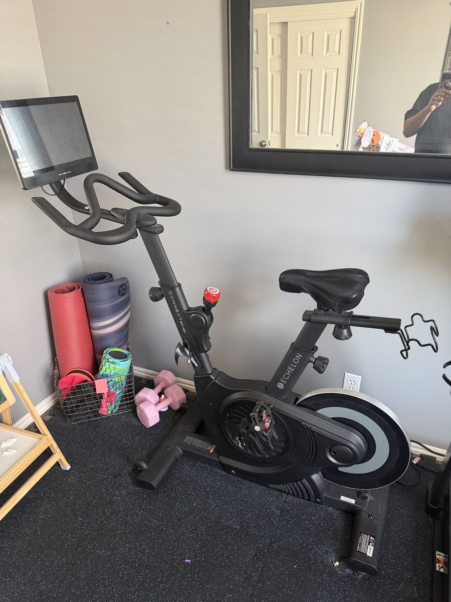 Exercise bike Echelon