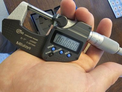 Mitutoyo 0"-1.00" coolant proof digital micrometer