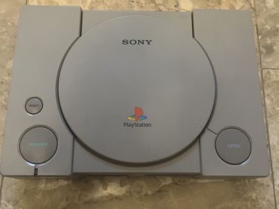 PlayStation 1 Console Bundle 4 Controllers