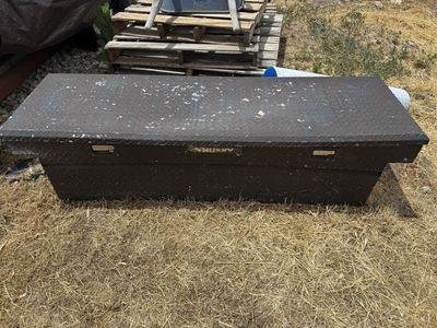 Husky Black Diamond Plate Truck Tool Box - Weather-Resistant Storage