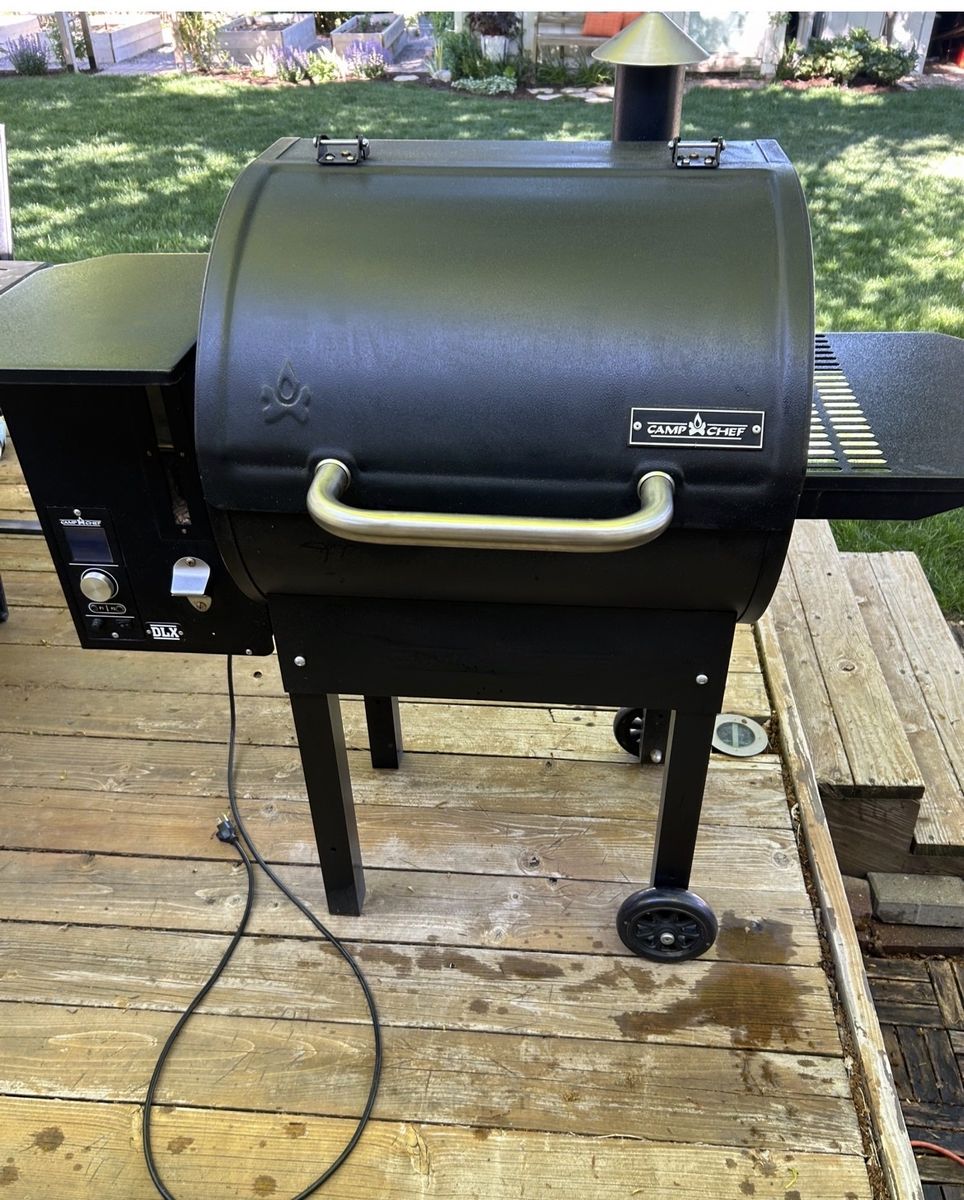 Camp chef DLX pellet smoker grill