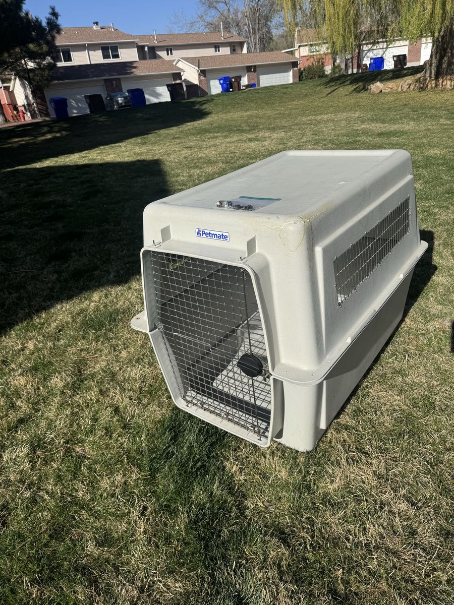 Giant! Petmate Dog Kennel Animal Crate Cream