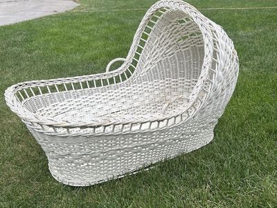 White wicker, Baby Bassinet