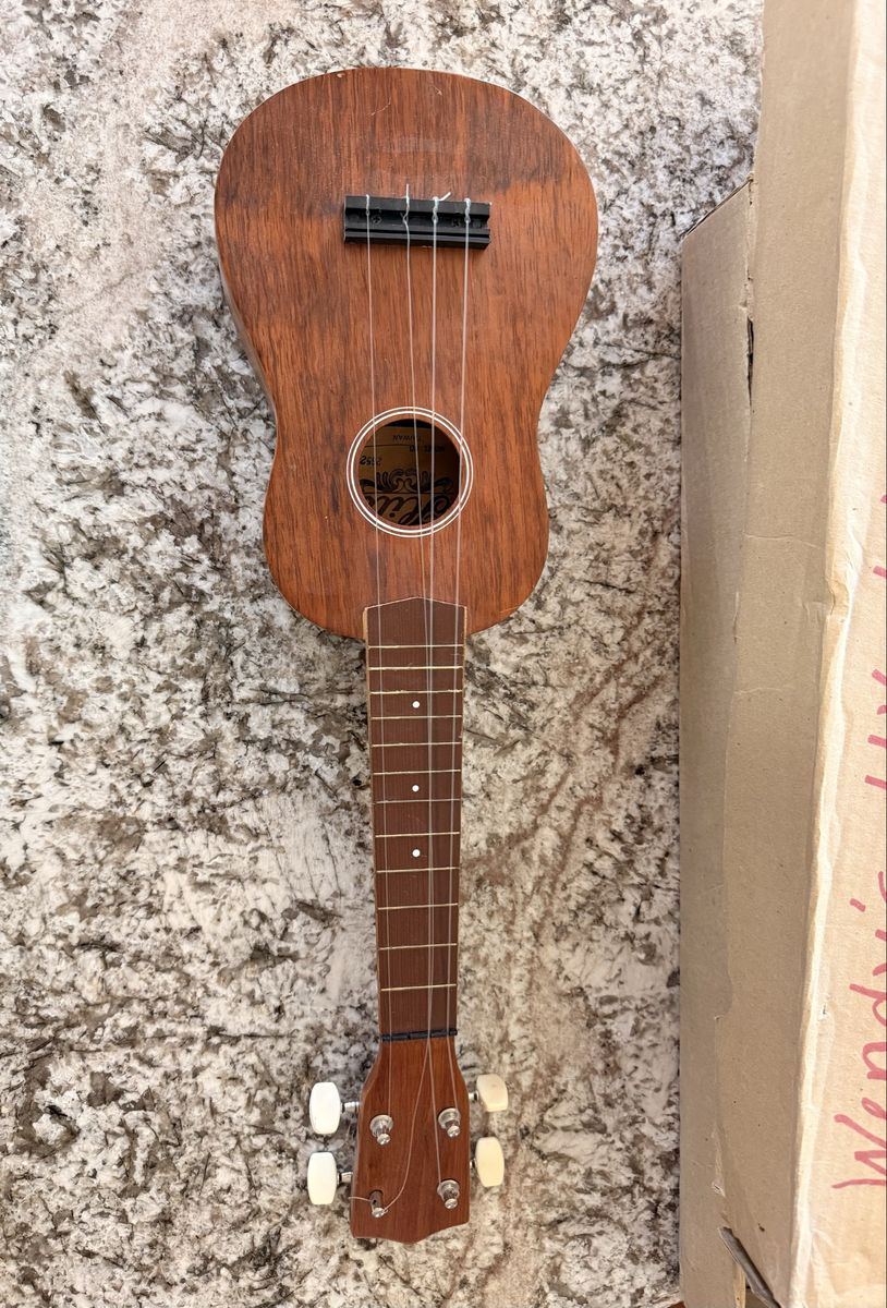 Vintage Hilo Model 2652 Soprano Ukulele Made in Taiwan with Original Box