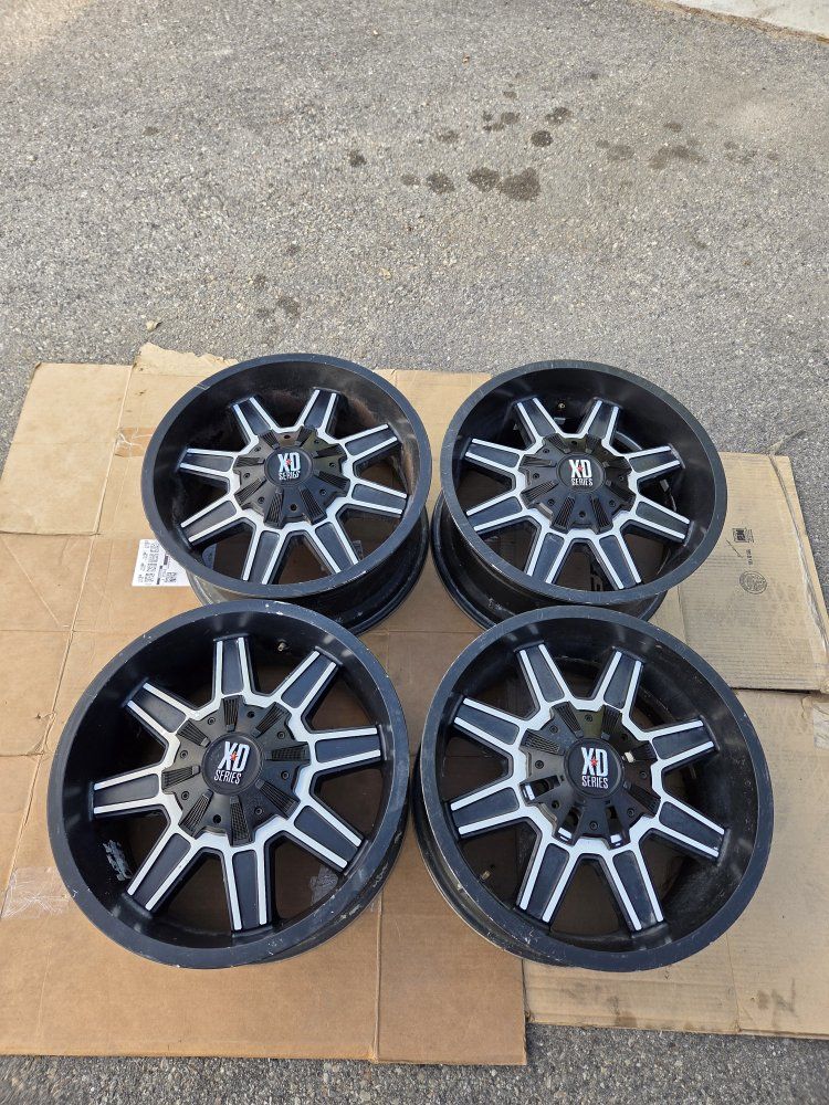 XD 823 Series Wheels 6x120 bolt pattern for Chevy Colorado or GMC Canyon- 18x9 Black & Machined Finish (Set of 4)