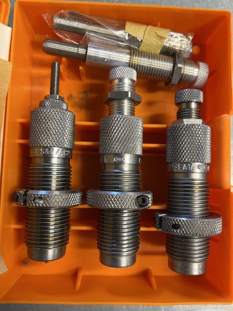 32 SW Long/HR Mag Dies.