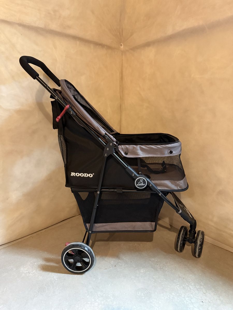 PET STROLLER