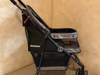 PET STROLLER