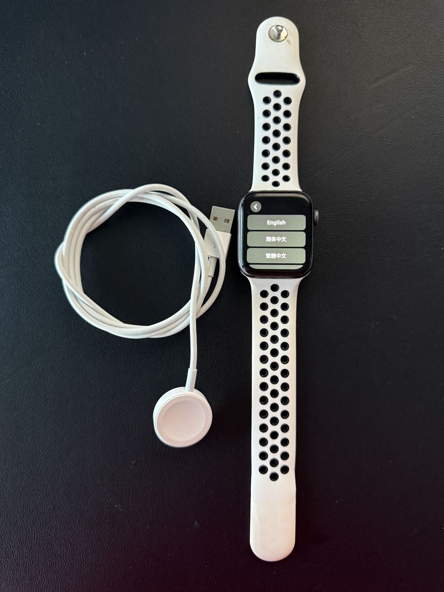 Apple Watch Series 4 - 44mm - Black - GPS Only