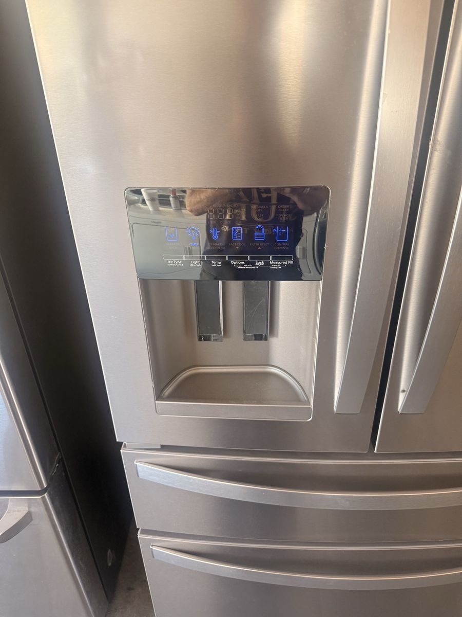 Samsung French Door Refrigerator - Stainless Steel, Bottom Freezer, Ice/Water Dispenser
