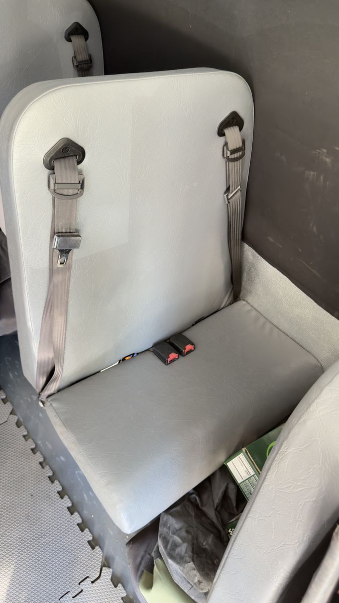 6-bus seats perfect condition