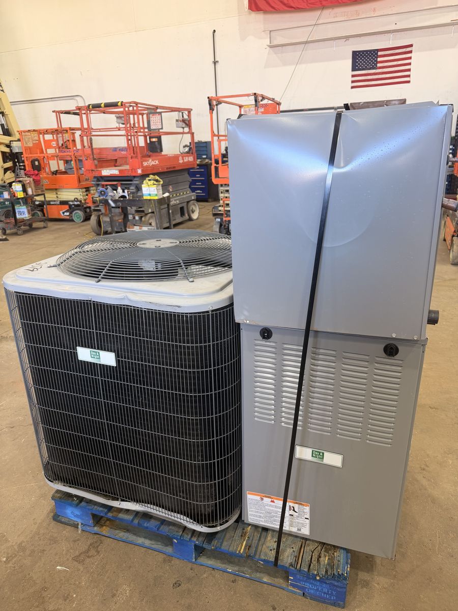 DAY & NIGHT 4T 17 SEER A/C UNIT