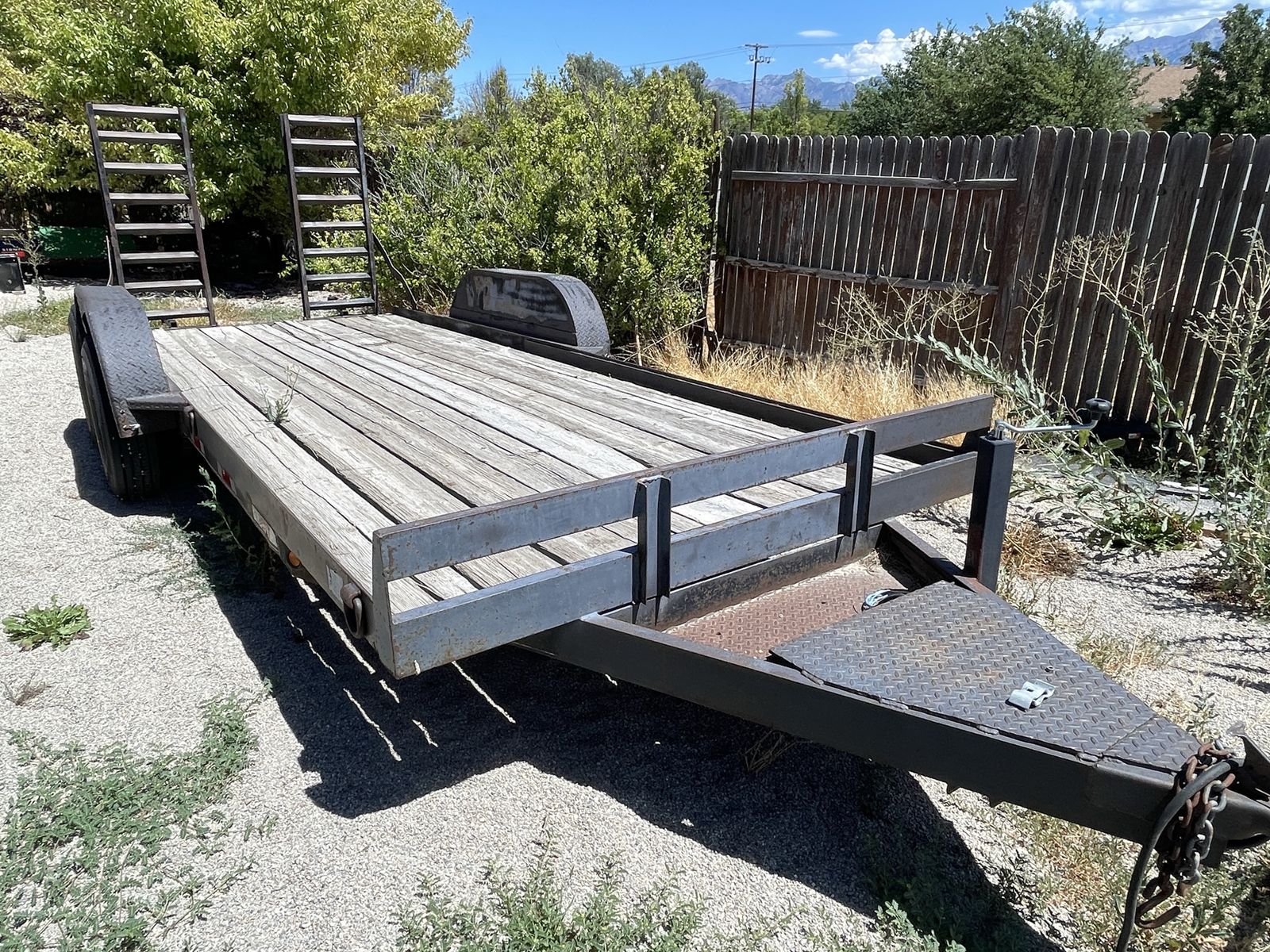 Heavy duty 18’ flatbed trailer with ramps
