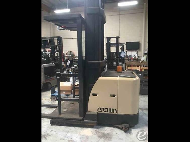 2006 Crown SP3200 electric order picker (forklift) **LOW HOURS**