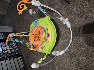 Fisher-Price Roarin' Rainforest Jumperoo,