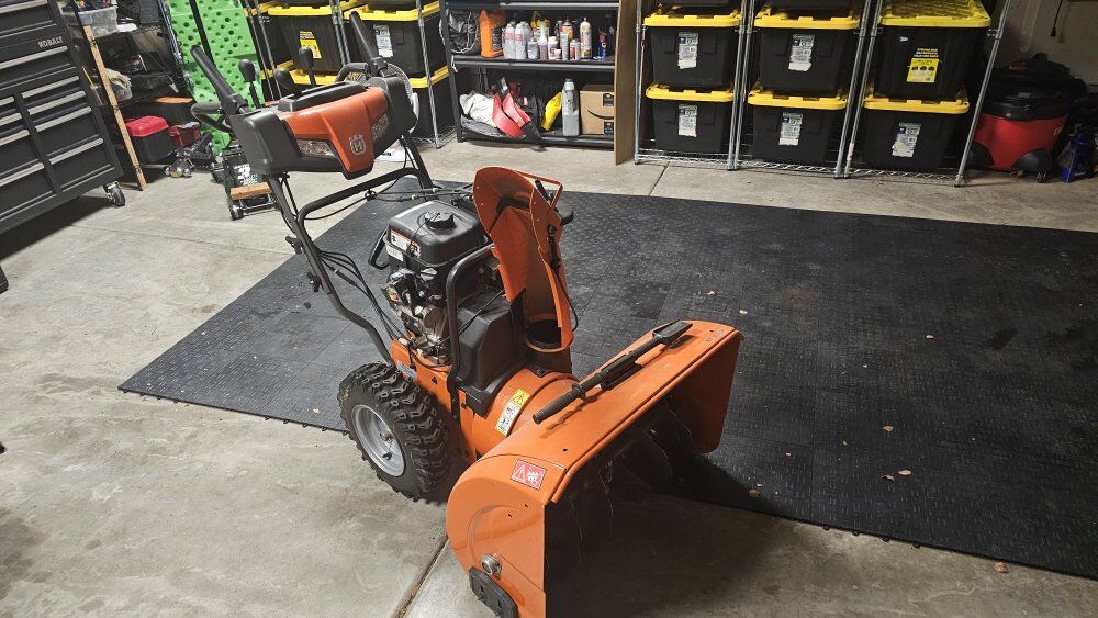 Husqvarna ST230P Snowblower
