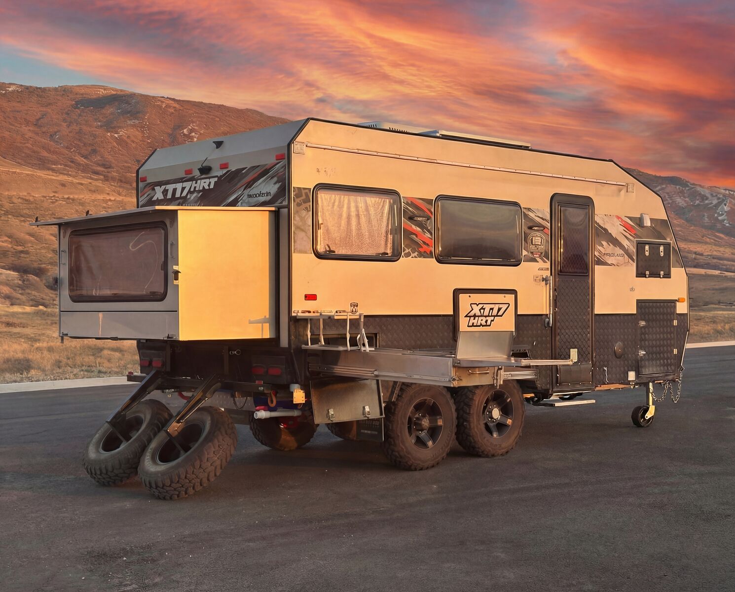 2023 MDC XT17HRT OFF‑GRID TRAILER