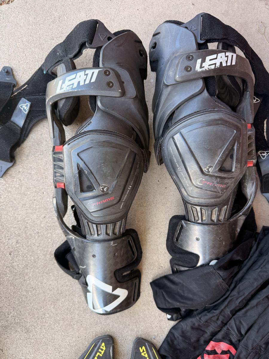 Leatt C-Frame Knee Braces - Black Protective Motocross Gear