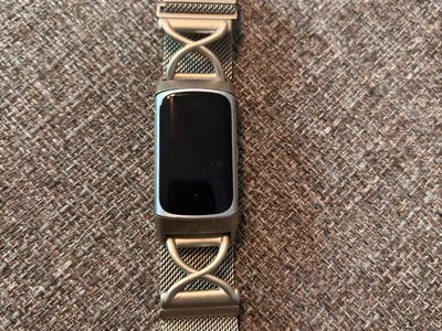 Like new Fit bit charge 6 in amazing condition