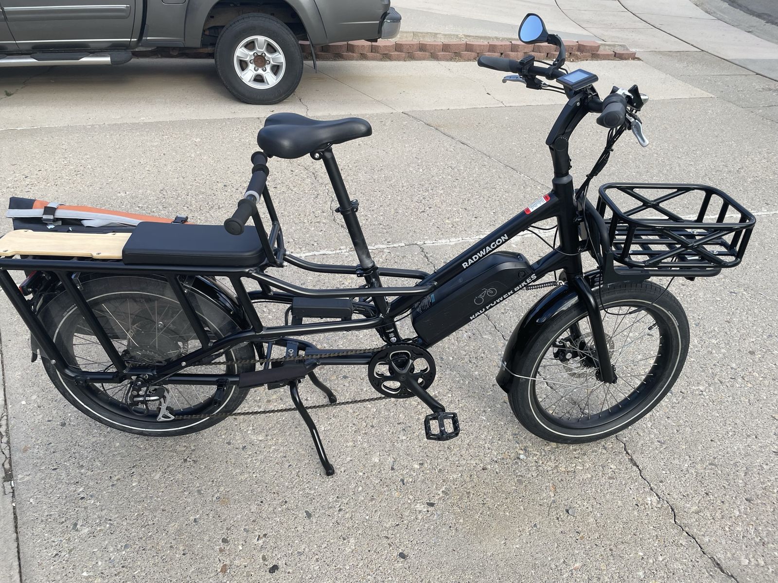 RadWagon 4 e-bike $1000, like new.  300 miles.