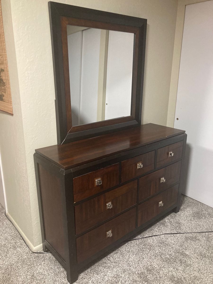 Queen Bedframe w/ Headboard and Dresser w/ Mirror w/ Mattress Set