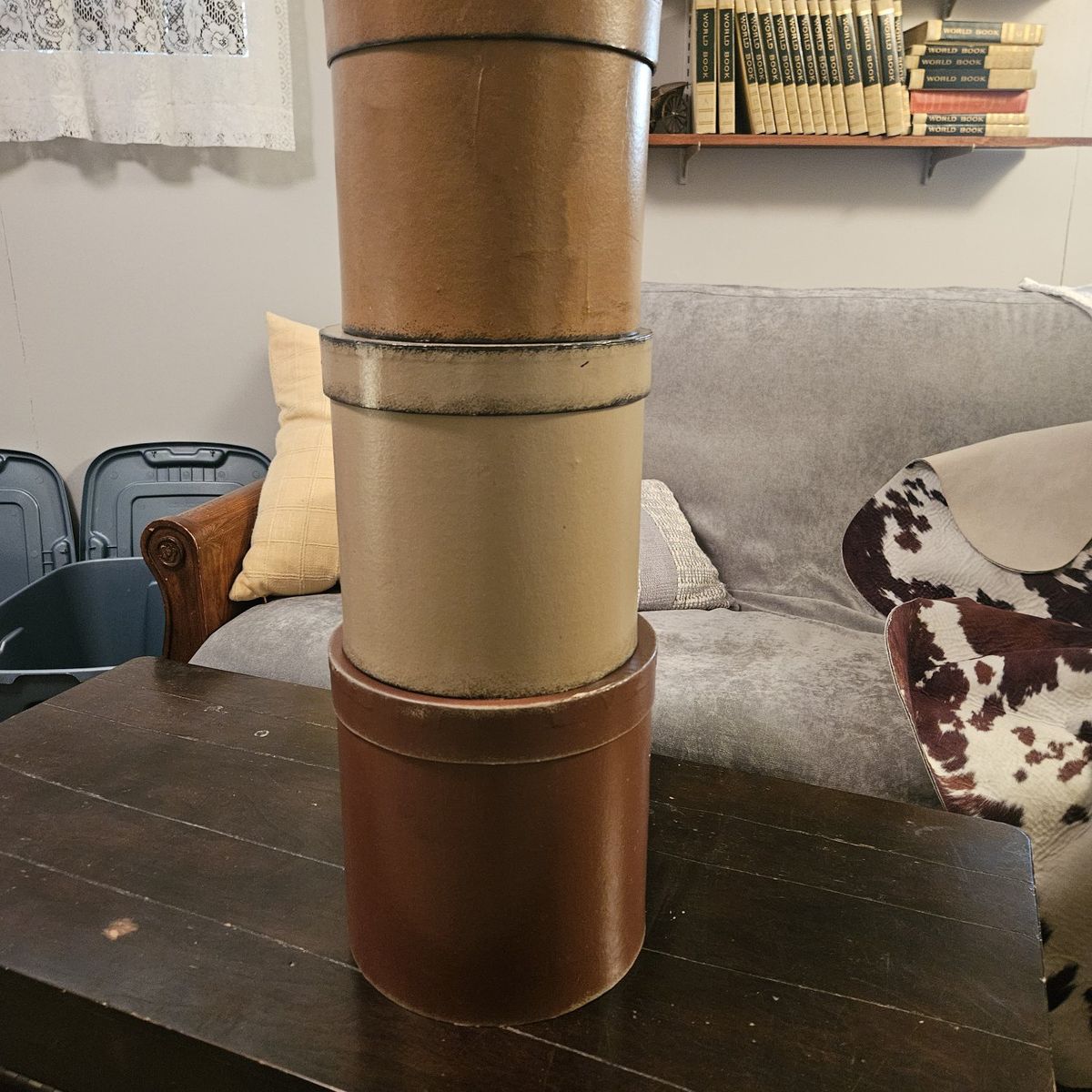 Set of 3 round nesting boxes