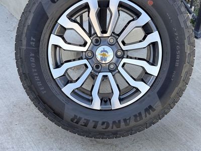 Chevy Silverado 1500 Tahoe Suburban Rims and Tires 275/65R18 Goodyear