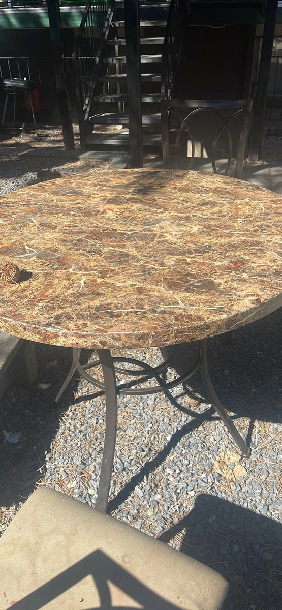 Outdoor table and chairs