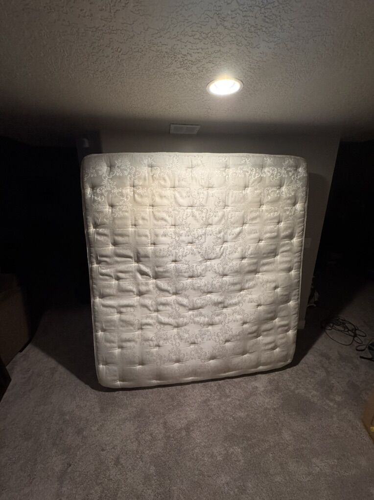 Free king Mattress And Box Springs