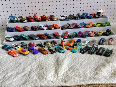 Huge lot of Hot Wheels vehicles