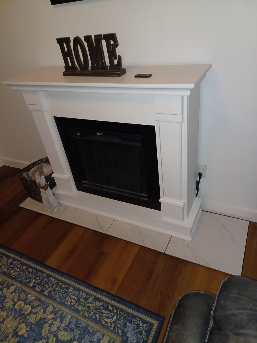 Freestanding Electric Fireplace In White With Remote, Wooden Cabinet