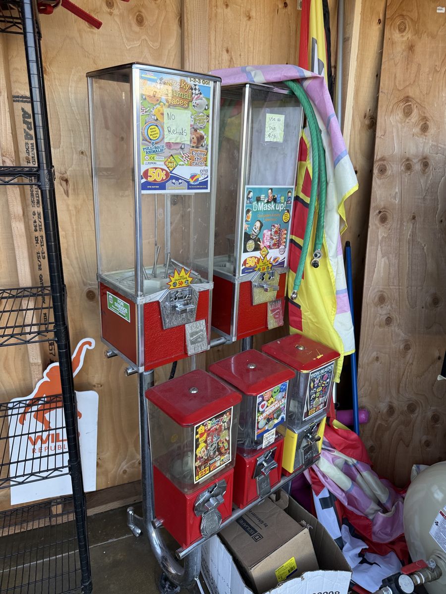 Candy vending machine