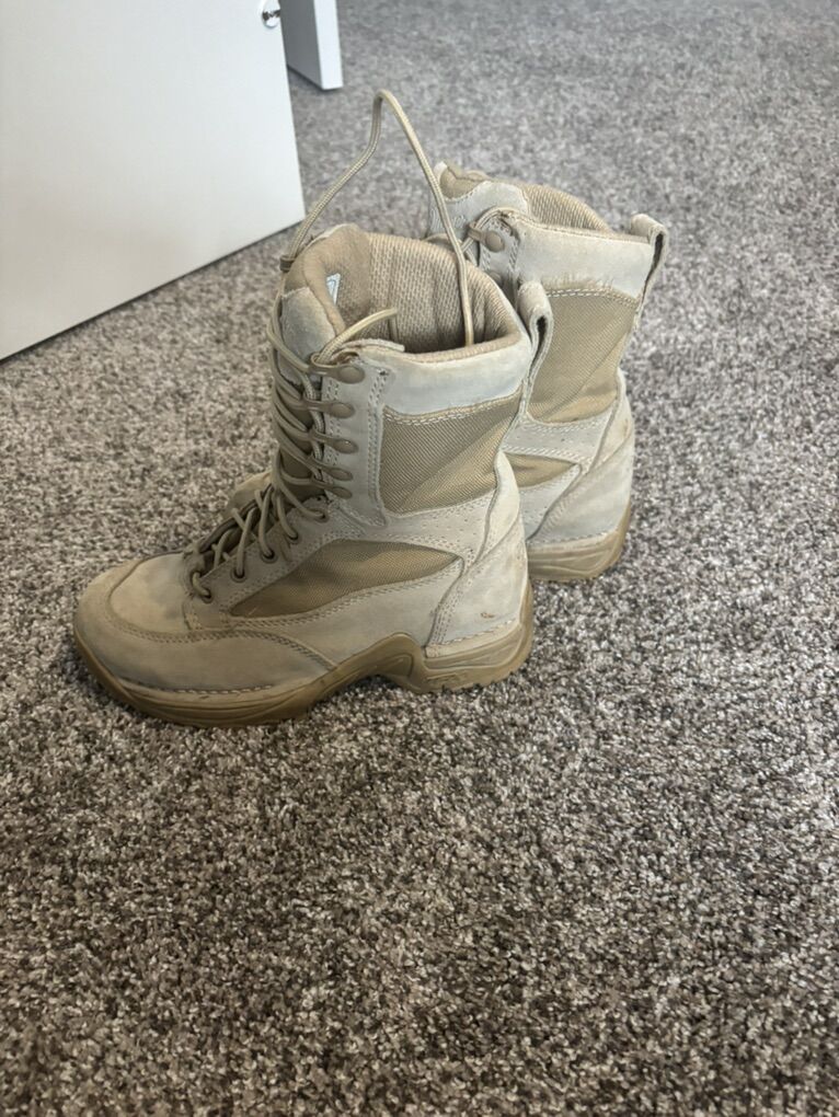 Women's Danner 8 Prowess Boots Size 7