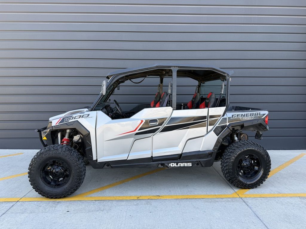 2017 Polaris® GENERAL™ 4 1000 EPS Silver Pearl