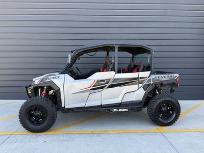 2017 Polaris® GENERAL™ 4 1000 EPS Silver Pearl