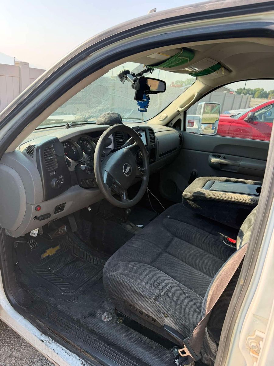 Main image 6
