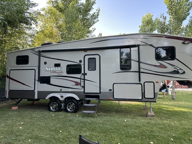 Fifth Wheel Trailer