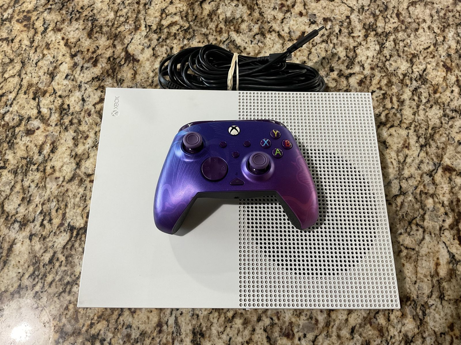 MICROSOFT XBOX ONE E75013173