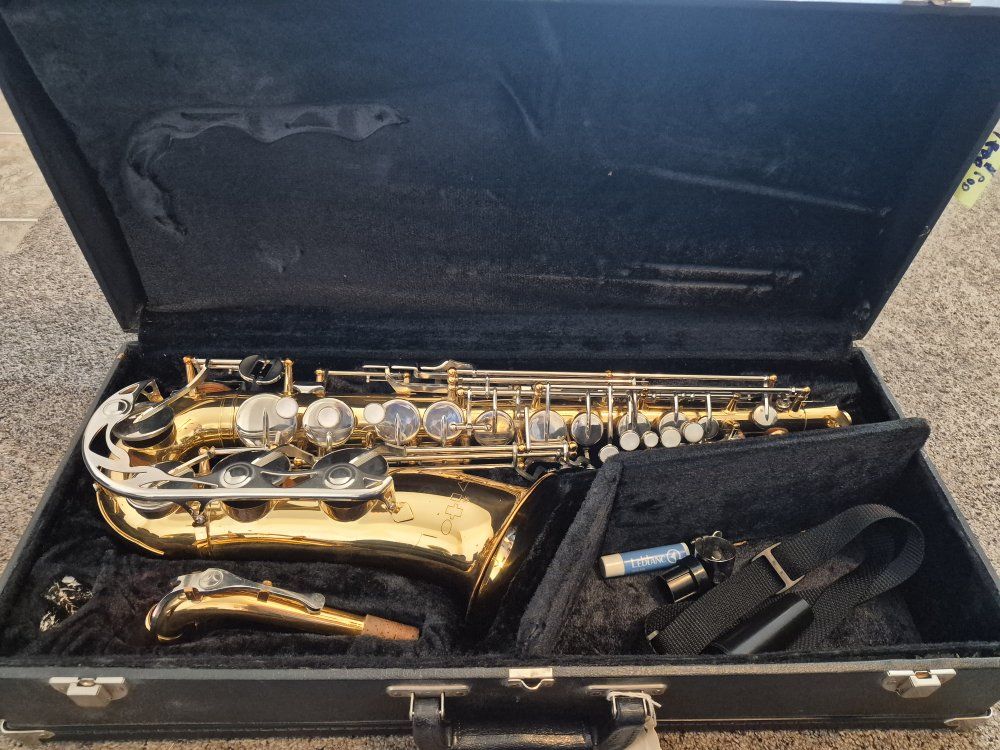 Vito (Yamaha) Alto Saxophone Sax with Warranty 