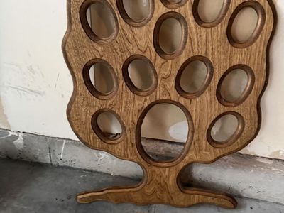 This vintage-style wooden family tree photo frame