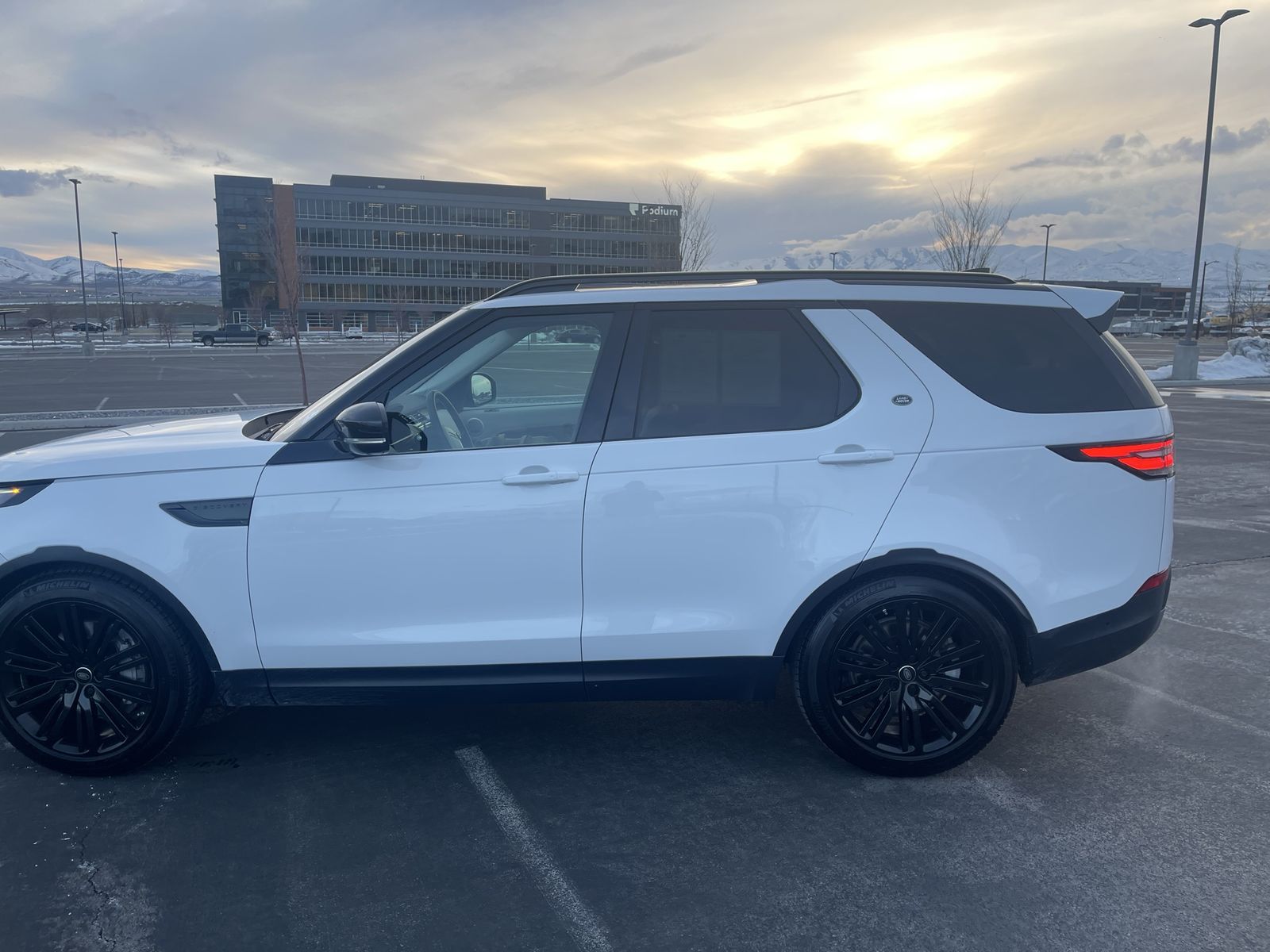 2020 Land Rover Discovery HSE