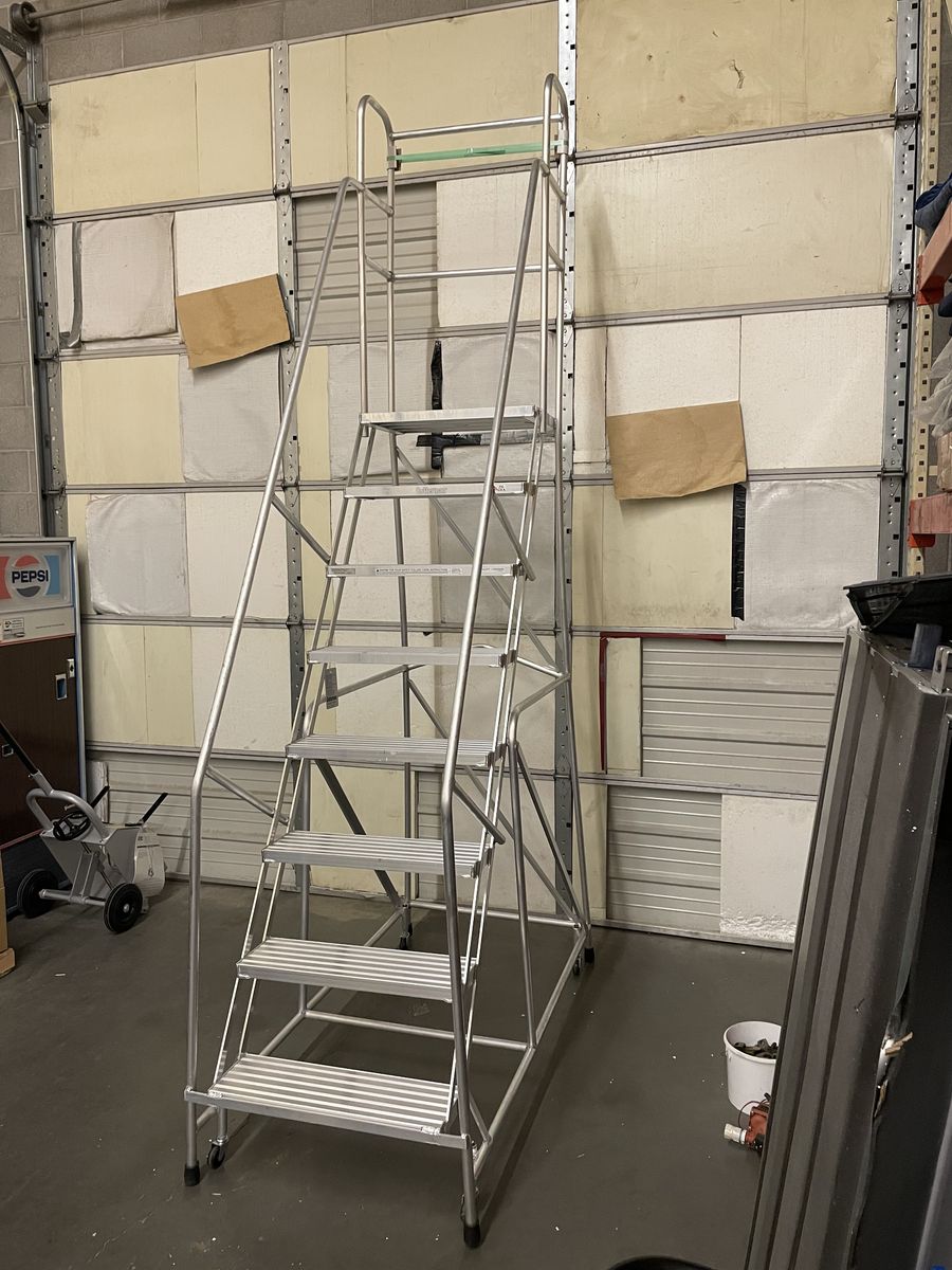 8 Step Aluminum Rolling Warehouse Platform Ladder