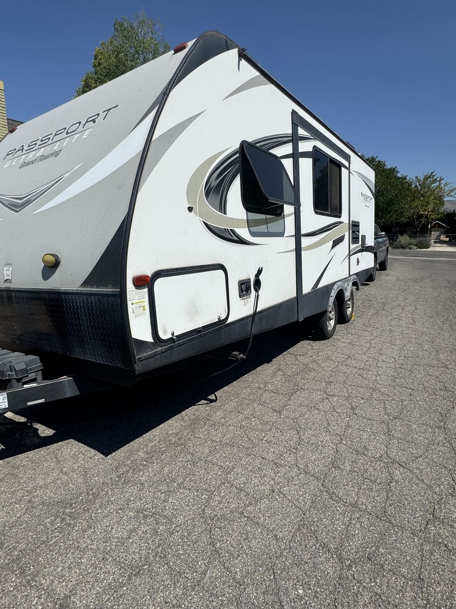 2018 Keystone Passport RV/Camper