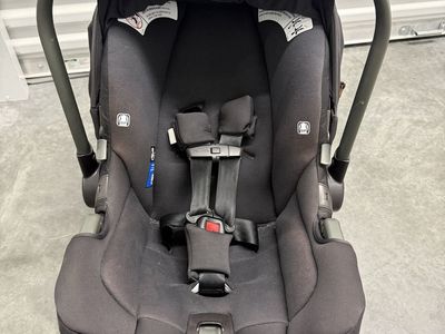 Nuna PIPA Car Seat & Base & Travel Case
