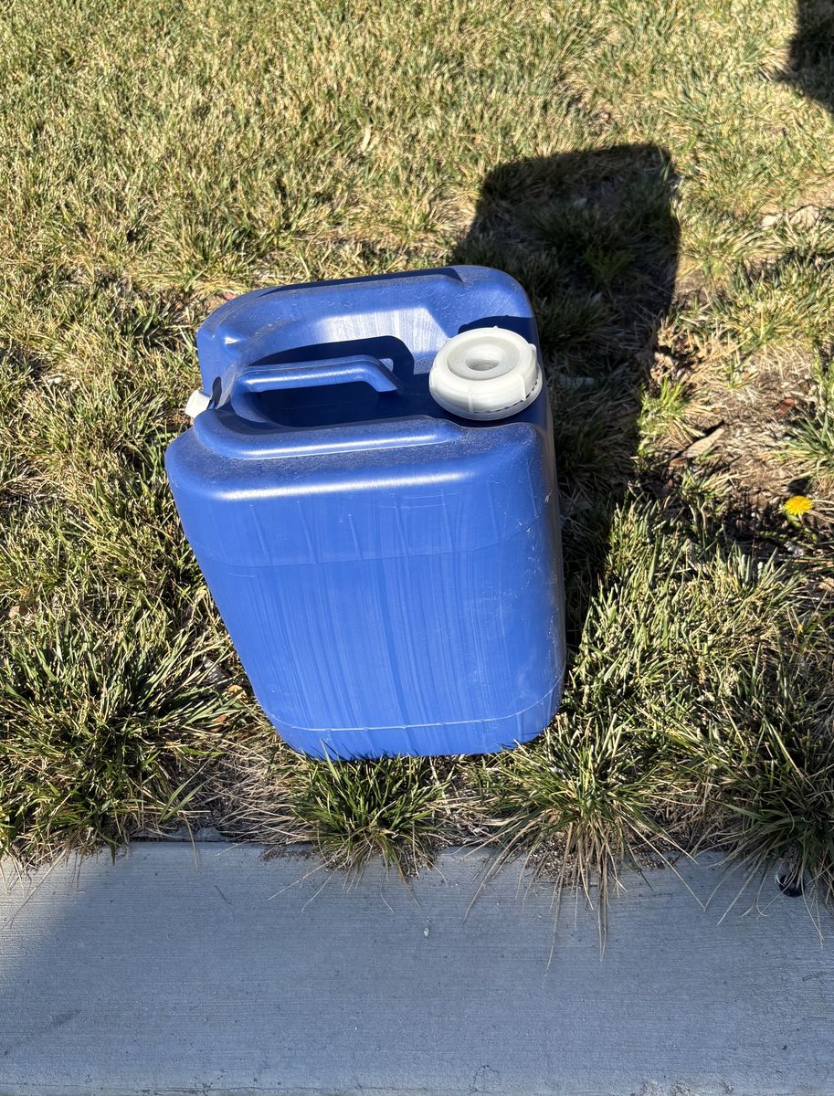 5 gallon stackable Emergency water storage container jug $15 cash/venmo in Draper