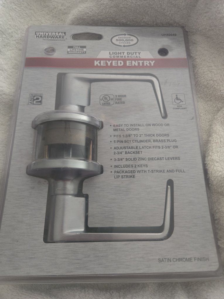 New Universal Hardware Keyed Entry Door Lever – Satin Chrome – Grade 2