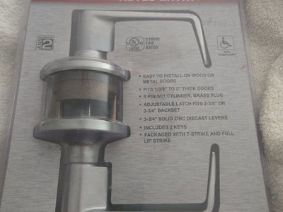 New Universal Hardware Keyed Entry Door Lever – Satin Chrome – Grade 2