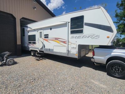 2007 Sierra Sport F32SP Fifth Wheel Toy Hauler.
