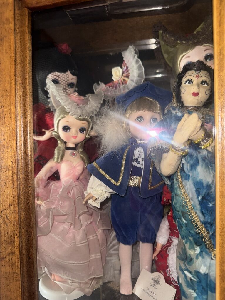 Old Dolls / Porcelain Dolls